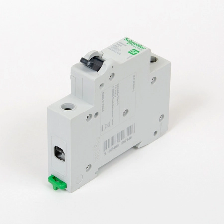 EZ9F14132 | Easy9, 1p, 32А, кривая B, 4,5кА — Автоматический выключатель, Schneider Electric