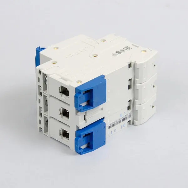 179700 | Автоматический выключатель NB1-63 3P 16А 6кА характеристика C (DB), Chint