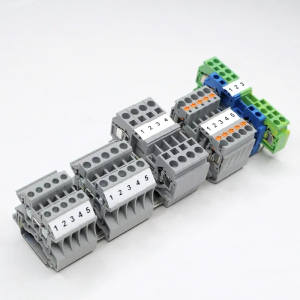 5037041  | Маркировка клемм SMK-WS-4мм², 6х10 мм, 1 ряд (рулон 2500 шт), Elegir 