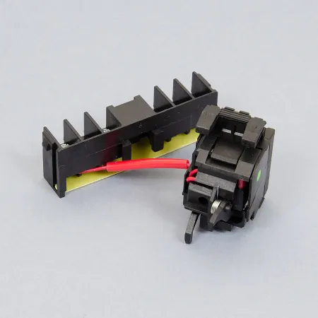 22895DEK | Расцепитель независимый правый AC 230В ВА-303 3P, Dekraft