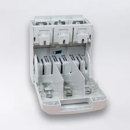 SV630-3 | Горизонтальный ПВР, 630 A, NH3, 3P, монтаж на плату, М12 винты, Sinvel 