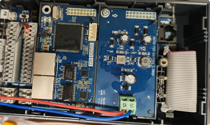 Карта 24В DC + карта сетевого протокола EtherCat внутри SID600 на 1,5кВт Карта 24В DC + карта сетевого протокола EtherCat внутри SID600 на 1,5кВт