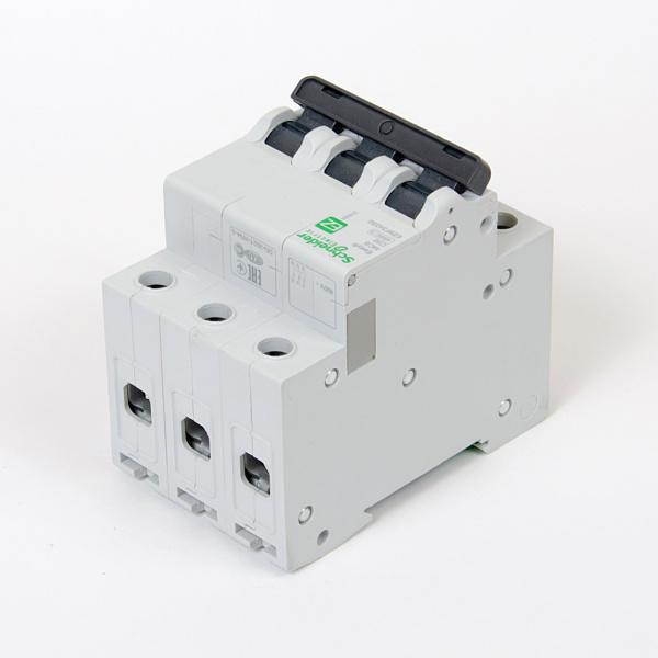 EZ9F34350 | Easy9, 3p, 50А, кривая C, 4,5кА — Автоматический выключатель, Schneider Electric