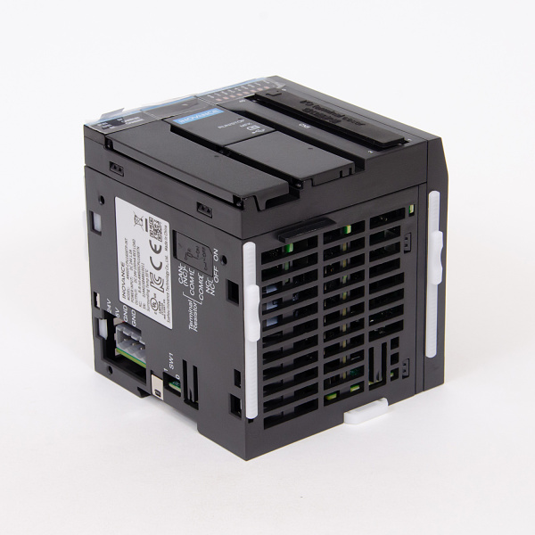 AM600-CPU1608TP | ПЛК AM600, 16 входов, 8 выходов PNP, 32 сервооси, необходим клеммный блок T024-K и кабель X210-5-0.5, Inovance