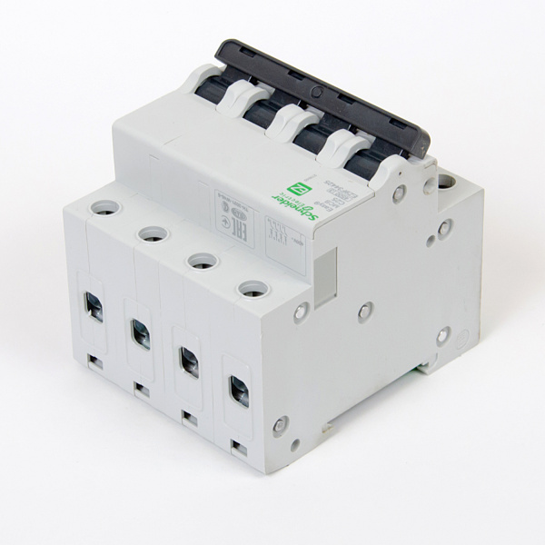 EZ9F34425 | Easy9, 4p, 25А, кривая C, 4,5кА — Автоматический выключатель, Schneider Electric
