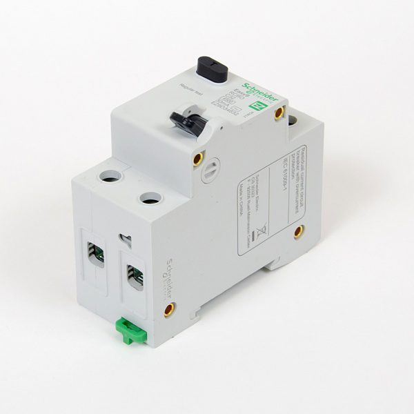  | Дифференциальный автомат Easy9, 1p+N 32А, кривая C, 30мА, тип AC, 4,5кА, Schneider Electric