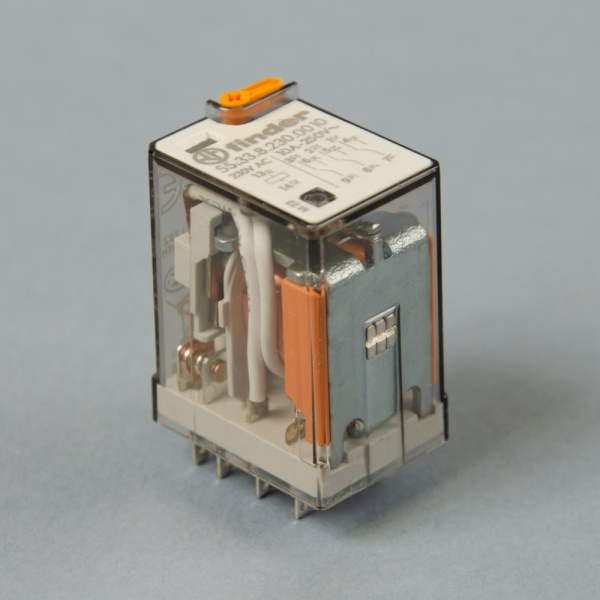 553382300010 | Универсальное реле, серия 55, 230В AC, 10 А, 3CO, Finder
