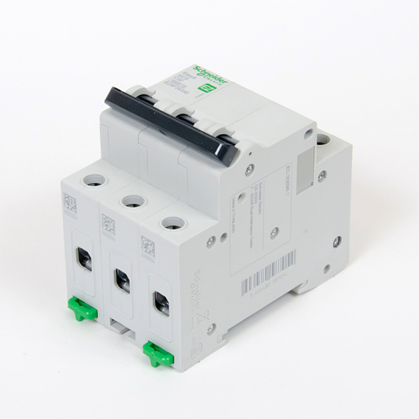 EZ9F34332 | Easy9, 3p, 32А, кривая C, 4,5кА — Автоматический выключатель, Schneider Electric