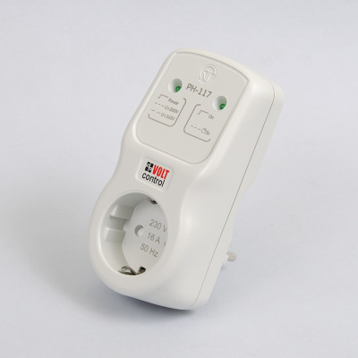 РН-117 | Реле напряжения (вилка-розетка), Новатек