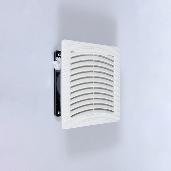 Вентилятор с фильтром 65/85 м3/ч, 220-240В AC, 50/60 Гц, 150х150мм, вырез 124x124мм, цвет RAL7035