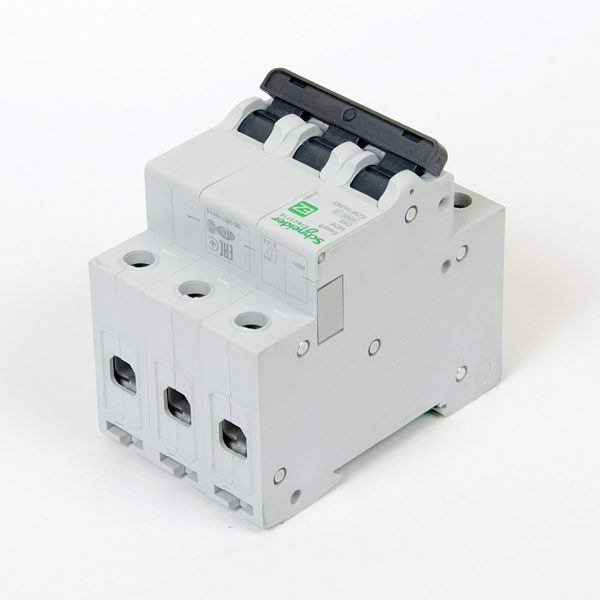 EZ9F34363 | Easy9, 3p, 63А, кривая C, 4,5кА — Автоматический выключатель, Schneider Electric