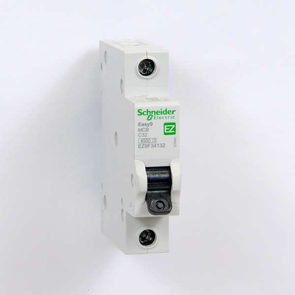  | Easy9, 1p, 32А, кривая C, 4,5кА — Автоматический выключатель, Schneider Electric