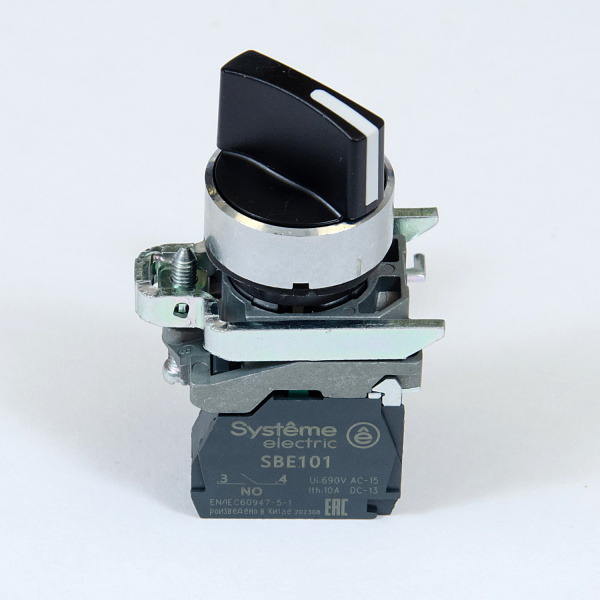 SB4BD21 | Переключатель 2-позиционный, фиксация, 1НО, Systeme Electric
