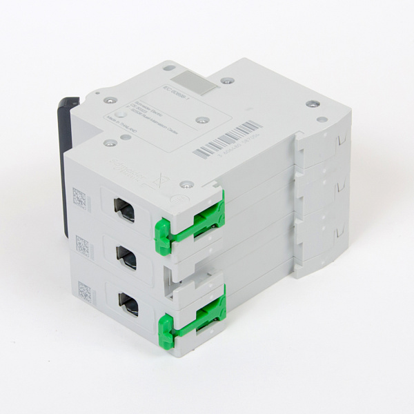 EZ9F34332 | Easy9, 3p, 32А, кривая C, 4,5кА — Автоматический выключатель, Schneider Electric