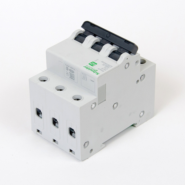 EZ9F34332 | Easy9, 3p, 32А, кривая C, 4,5кА — Автоматический выключатель, Schneider Electric
